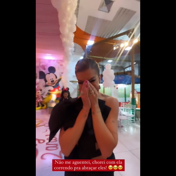 Lore Improta se emocionou ao ver filha se divertindo em aniversário