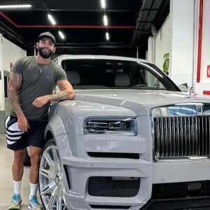 Investimento! Gusttavo Lima compra Rolls-Royce Cullinan no valor de R$ 8 milhões