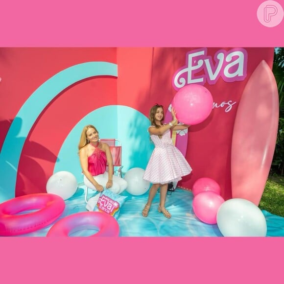 Angélica e Eva se divertiram juntas na festa da Barbie