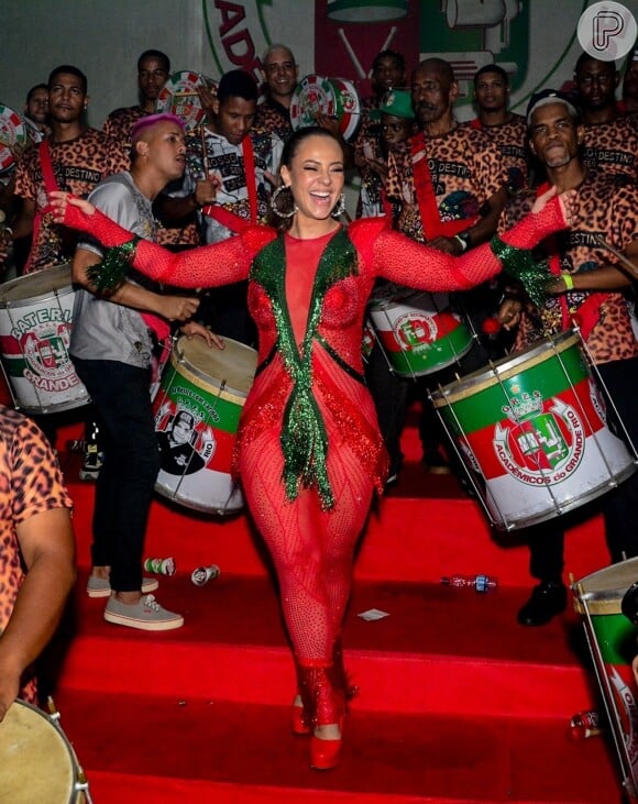 Paolla Oliveira será Rainha de Bateria da Grande Rio pelo quarto Carnaval consecutivo, mas parece não estar muito contente com a chegada da doutora à agremiação