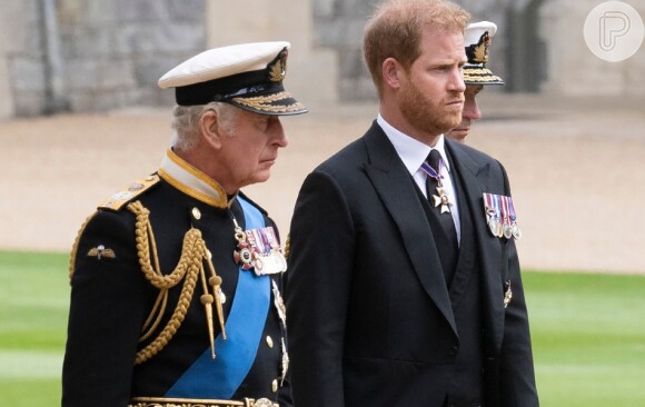 Rei Charles III estaria pensando em perdoar Príncipe Harry por motivo inusitado