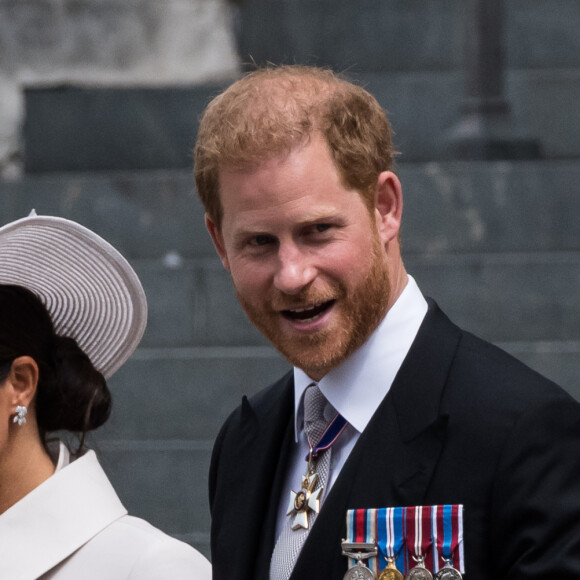 Rei Charles III tem 'necessidade estratégica' de fazer as pazes com Príncipe Harry