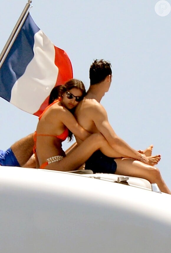 Em 2012, Irina Shayk e Cristiano Ronaldo curtiram férias juntos em Saint-Tropez, na França