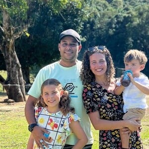 'Consigo entender que Deus é perfeito': Debby Lagranha agradeceu ao marido e aos filhos por sua atual vida como influenciadora digital