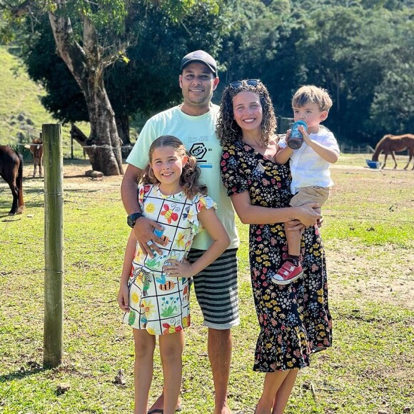 'Consigo entender que Deus é perfeito': Debby Lagranha agradeceu ao marido e aos filhos por sua atual vida como influenciadora digital