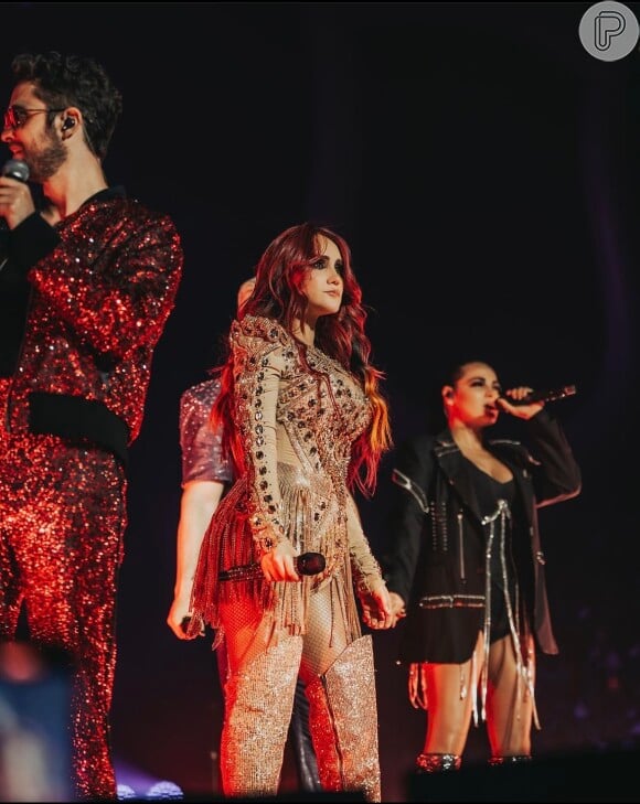 'Soy Rebelde Tour': Dulce Maria anda usando looks recheados de brilho