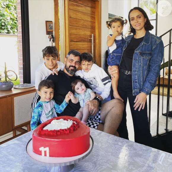 Juliano Cazarré espera o quarto filho com a mulher, Letícia Cazarré: atores são pais de Vicente, de 11 anos, Inácio, de 10, Gaspar, de 3, Maria Madalena, de 2, e Maria Guilhermina, de 1