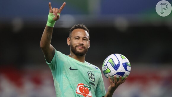 Neymar se apresentou para compromissos na seleção brasileira
