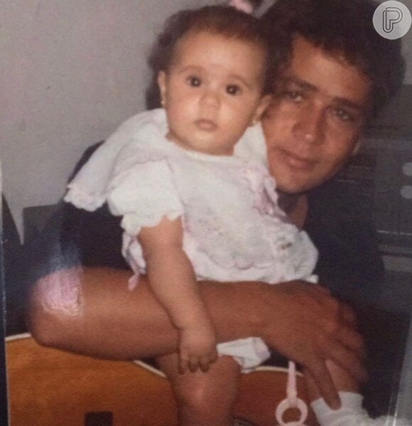 Leonardo em foto com a filha Monyque na infância dela