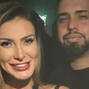 Andressa Urach rebate críticas e confirma que seguirá como prostituta e atriz pornô após assumir namoro: 'Respeita meu trabalho'