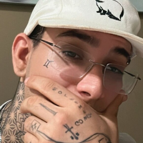 Filho de Andressa Urach, Arthur admite que ficaria incomodado em ver mãe transando, mesmo sendo responsável por gravar seus vídeos pornô: 'Negócio muito profissional'