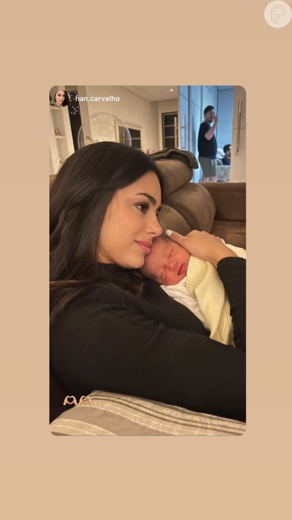 Madrinha de Mavie, filha de Bruna Biancardi e Neymar, flagra momento íntimo da bebê com sua mãe