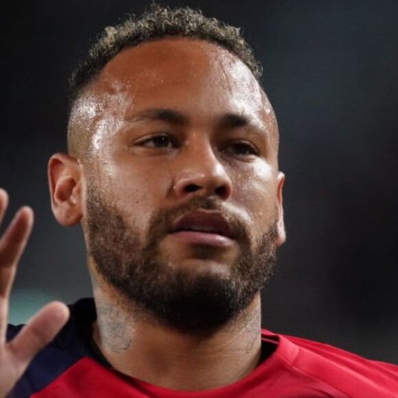 Neymar se revolta com notícia sobre saída do PSG