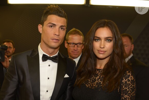 Cristiano Ronaldo terminou o namoro de três ano com a modelo russa Irina Shayk, afirmou o jornal 'Mundo Deportivo'