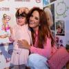 Ticiane Pinheiro posa com a filha, Rafaella Justus, que não soltou a Barbie