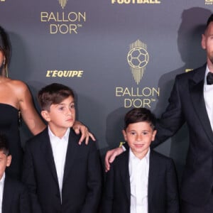 Messi foi eleito melhor jogador do mundo pela oitava vez