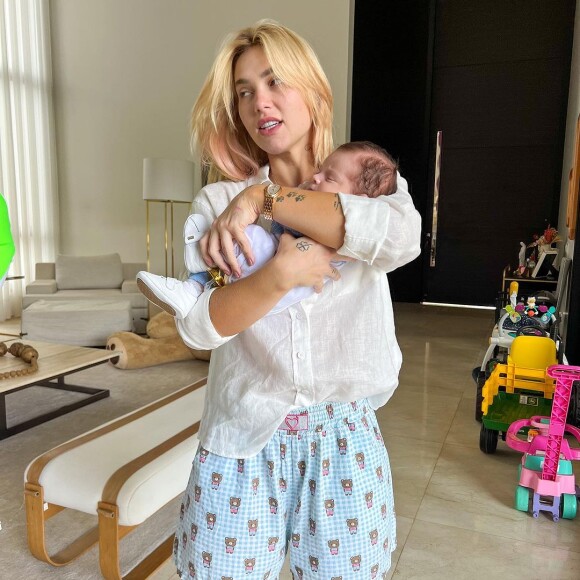 Virginia, mais uma vez, foi cobrada por não ver o seu afilhado depois de polêmica acusação de que ela tem uma filha favorita
