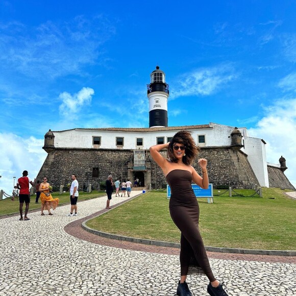 Sheron Menezzes ainda afirmou que decidiu dividir a grave história com o público na intenção de celebrar os milagres que aconteceram em sua vida