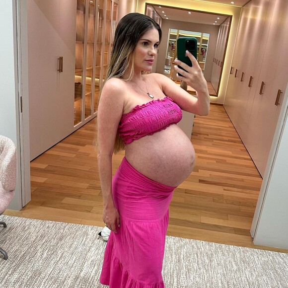 Bárbara Evans está grávida de gêmeos