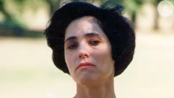 Em A Viagem, Diná (Christiane Torloni) morre nos braços de Bia (Fernanda Rodrigues) sua sobrinha 