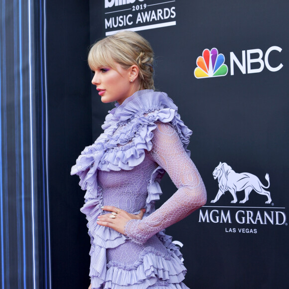 The Eras Tour sem calor: aprenda 5 penteados de Taylor Swift para curtir os shows cheia de estilo e fresquinha