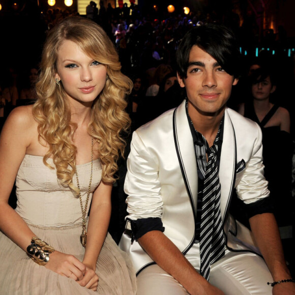 Taylor Swift e Joe Jonas namoraram de julho a outubro de 2008