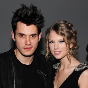 Taylor Swift e John Mayer tiveram um rápido relacionamento em 2009. Ne época ela tinha 19 anos e ele 32