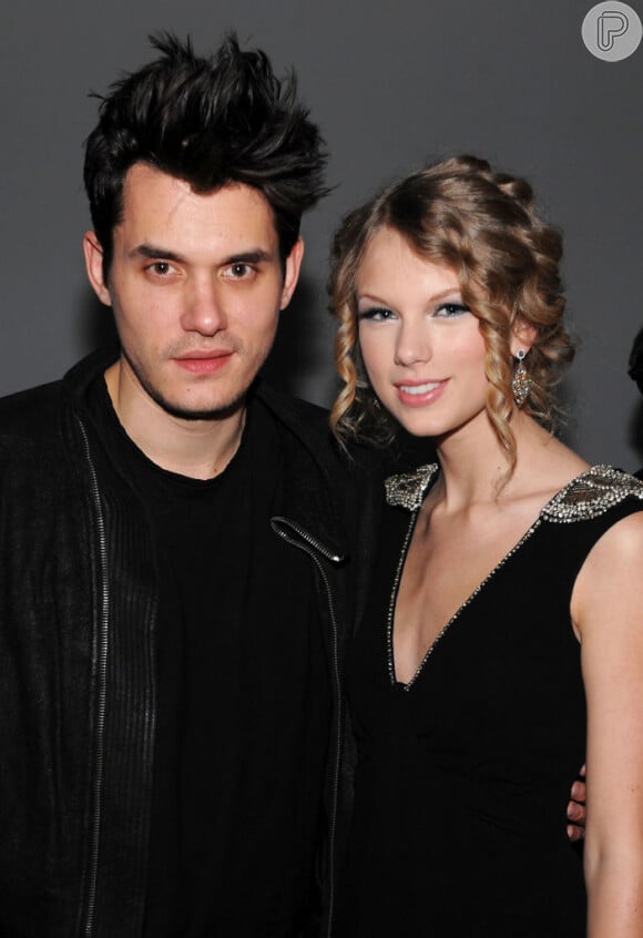 Taylor Swift e John Mayer tiveram um rápido relacionamento em 2009. Ne época ela tinha 19 anos e ele 32