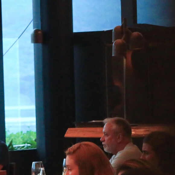 Abdul Fares foi flagrado enquanto segurava a mão de Marina Ruy Barbosa