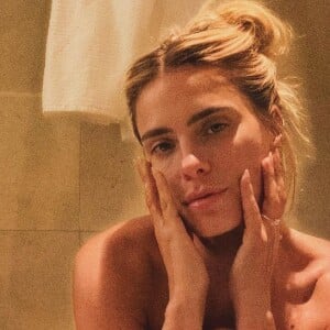 Carolina Dieckmann nua: atriz exibiu um banho de banheira em Nova York