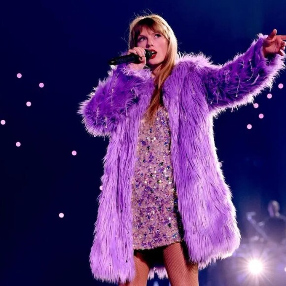 Taylor Swift ama a cor roxa e coloca diversos elementos para mostrar esse tom no 'The Eras Show'
