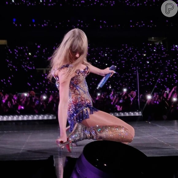Se está na dúvida sobre qual look usar para ver o show da Taylor Swift a dica do momento é: Aposte na cor roxa