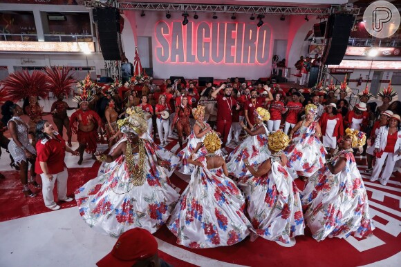 Gravação da vinheta de carnaval da Globo reuniu Velha Guarda e parte da ala das baianas