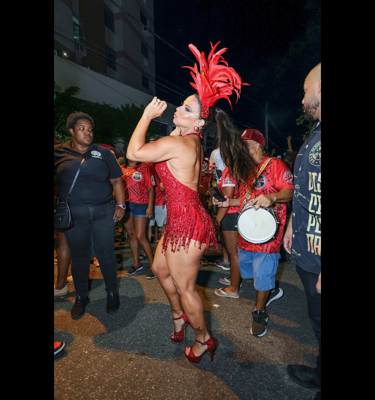 Foto Viviane Ara Jo Deixou As Pernas Definidas Mostra Em Look No Ensaio De Rua Do