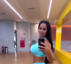 Viviane Araujo valorizou bumbum em look fitness