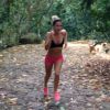 Giovanna Ewbank treina em floresta para fugir do forte calor do Rio de Janeiro