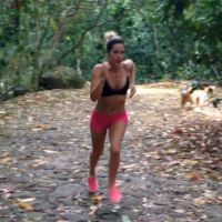 Giovanna Ewbank treina em floresta para fugir do forte calor do Rio. Veja vídeo!