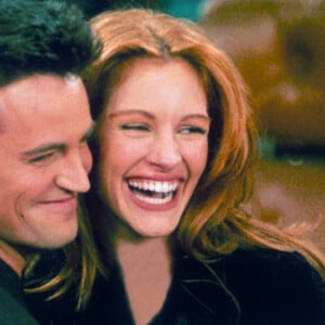 Julia Roberts e Matthew Perry viveram um romance nos 1990, depois que a atriz participou de um episódio de 'Friends'