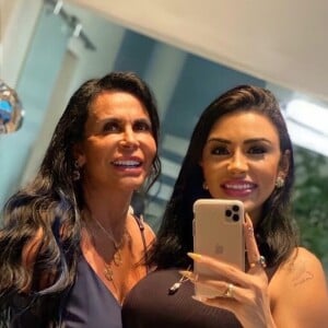 Jenny Miranda ganhou fama após ser reconhecida como filha adotiva de Gretchen só que relação entre as duas se rompeu e elas trocam farpas públicas durante todo ano de 2023