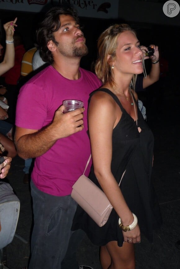 Bruno Gagliasso e Giovanna Ewbank estão juntos há 14 anos. Na foto, o casal curtia show da Beyoncé em fevereiro de 2010