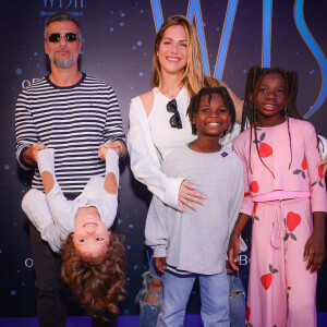 Giovanna Ewbank e Bruno Gagliasso tem 3 filhos: Titi, Bless e Zyan. Na foto, o casal levou as crianças à première da animação 'Wish: o Poder dos Desejos', no Shopping Eldorado, em dezembrop de 2023, em São Paulo