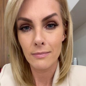 Ana Hickmann não confirmou a informação, mas, ao que tudo indica, se trata da mesma amiga que analisou documentos e contratos suspeitos no dia da agressão do ex-marido