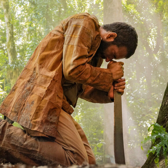 Publicação de Humberto Carrão de cena clássica da nova versão da novela Renascer gerou comoção na web.