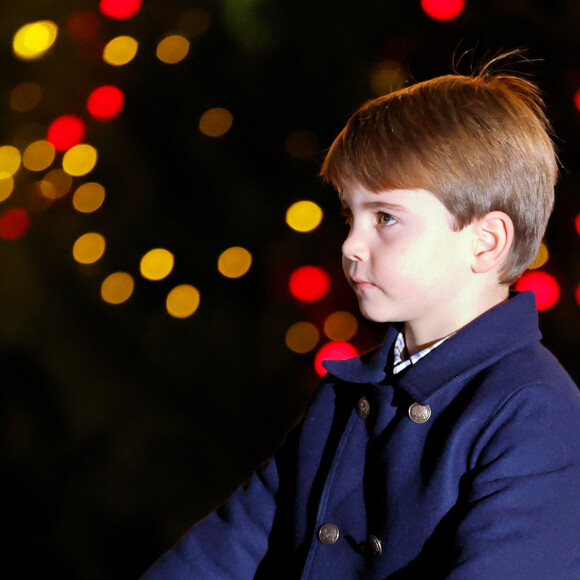 Príncipe Louis é o filho caçula de Kate Middleton e Príncipe William e tem 5 anos