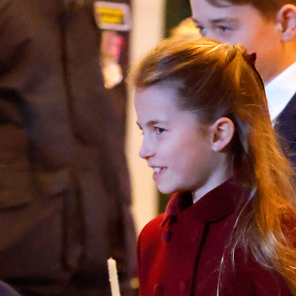 Princesa Charlotte, filha de Kate Middleton e Príncipe William, tem 8 anos