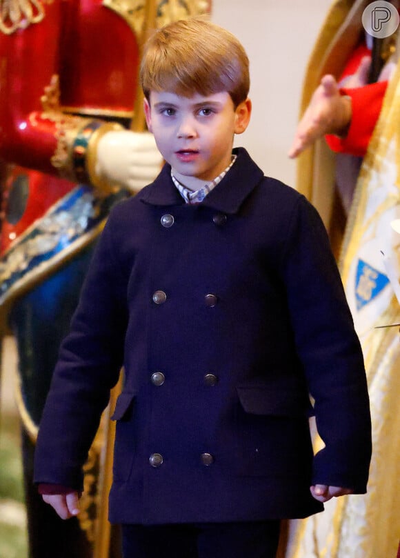 Príncipe Louis: gafe com o menino em foto de Natal foi muito comentada nas redes sociais
