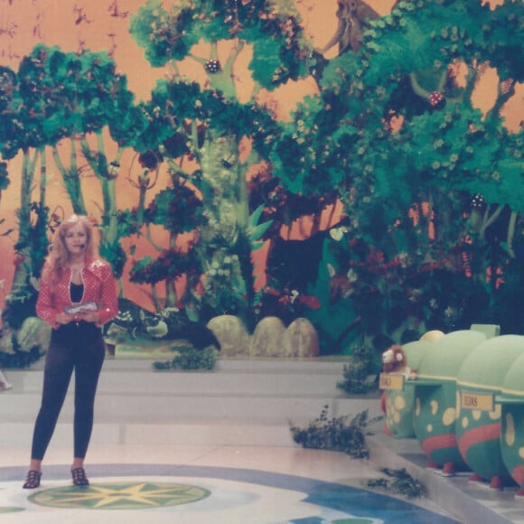 Angélica conduziu ainda o 'TV Animal' no SBT nos anos 1990