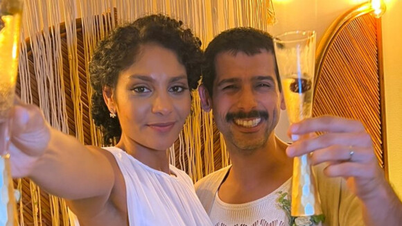 Aline da novela 'Terra e Paixão', Barbara Reis se casa com ator após três anos juntos em cerimônia intimista. Fotos!