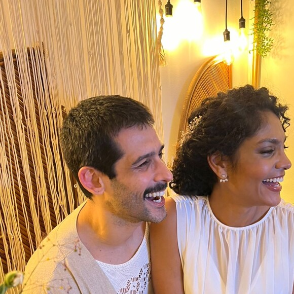 Casameto de Barbara Reis e Raphael Najan: irmã da atriz e irmã do ator leram um texto que recordou desde de que os noivos se conheceram até o dia do casamento