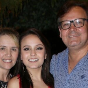 Pai de Larissa Manoela faz desabafo quatro dias após atriz revelar casamento secreto com André Luiz Frambach: 'Palavra triste'